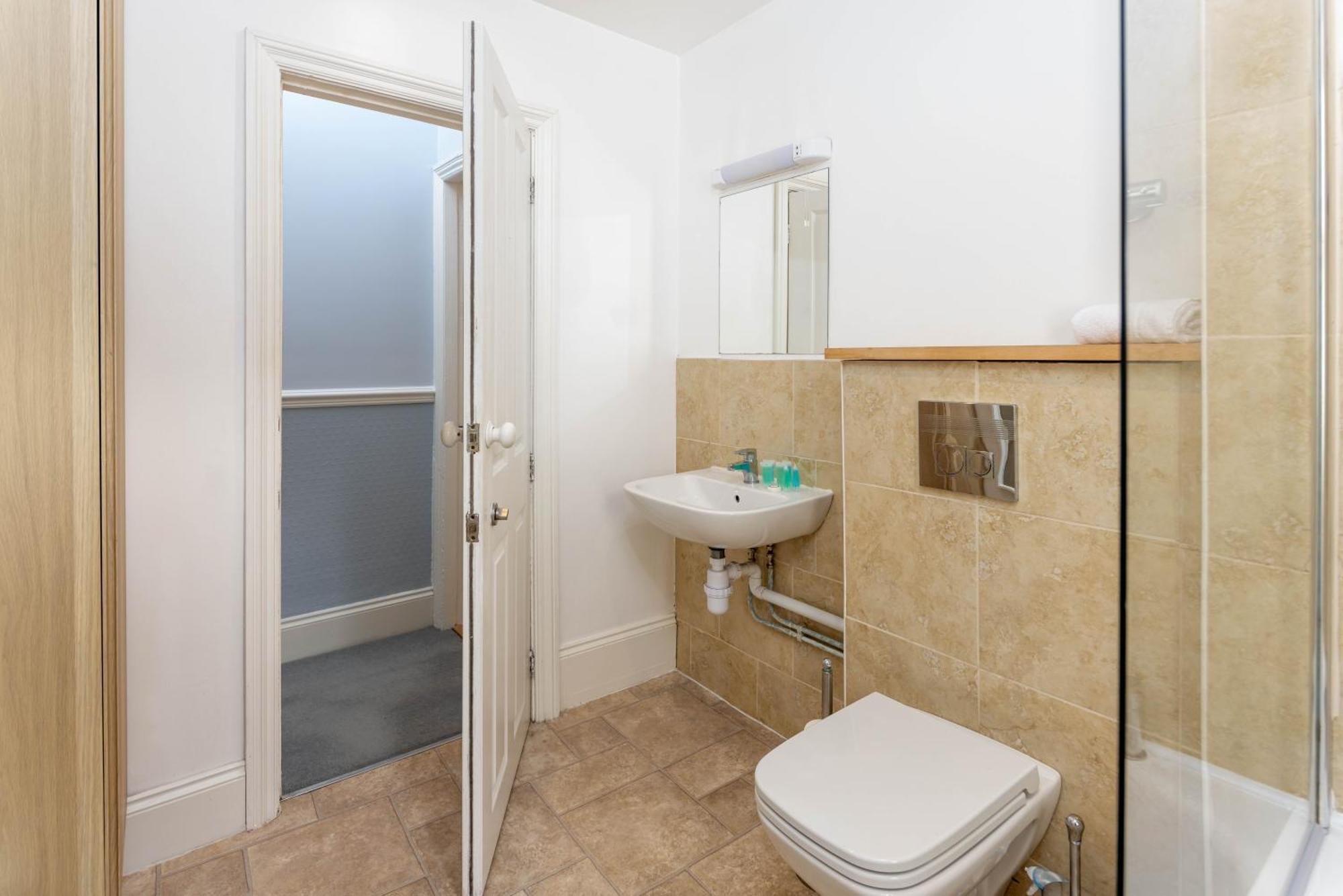 Air Host & Stay - Rockfield House - Sleeps 8 Liverpool Exteriér fotografie